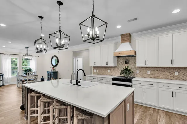 $585,000 | 182 Longleaf Drive, Walterboro, SC 29488