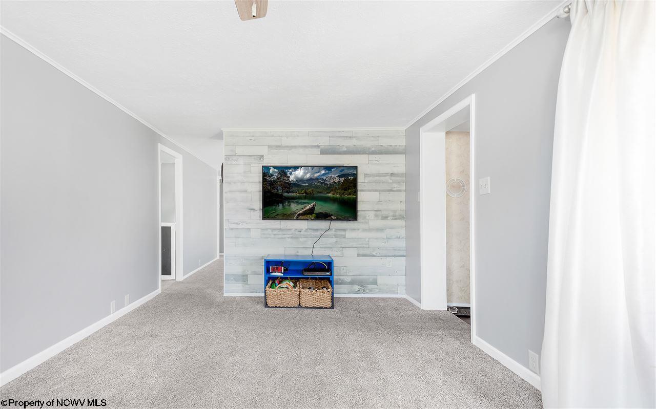 244 Ridgeley Road Morgantown, WV 26505 - Photo 4 of 20 Gallery Image 4