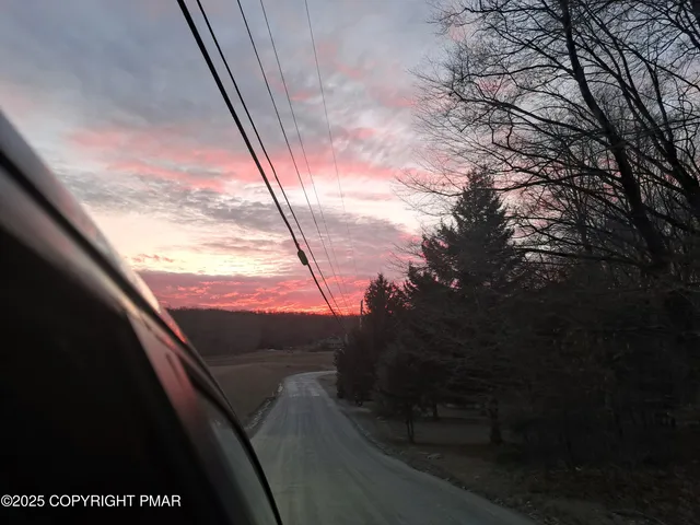 $375,000 | 1708 Horizon Drive, Greentown, PA 18426