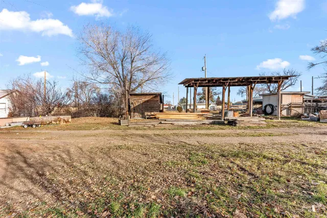 $100,000 | 1115 Airbase Road, Mountain Home, ID 83647