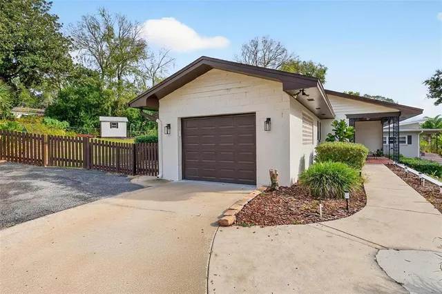 $447,500 | 2311 Sunset Drive, Eustis, FL 32726