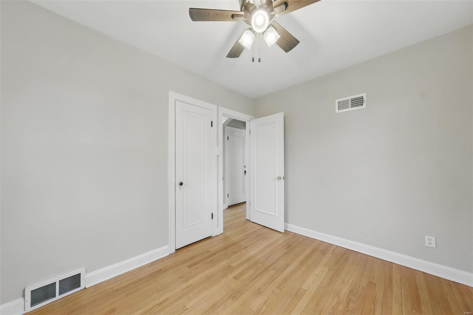 2827 Dunkirk Drive St. Louis, MO 63119 - Photo 12 of 24