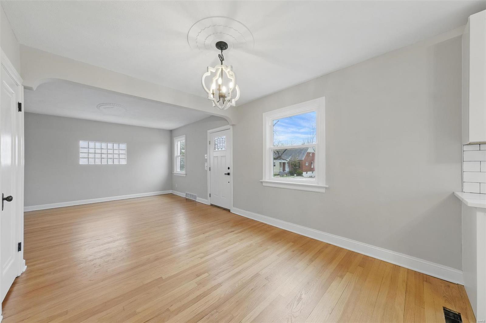 2827 Dunkirk Drive St. Louis, MO 63119 - Photo 7 of 24