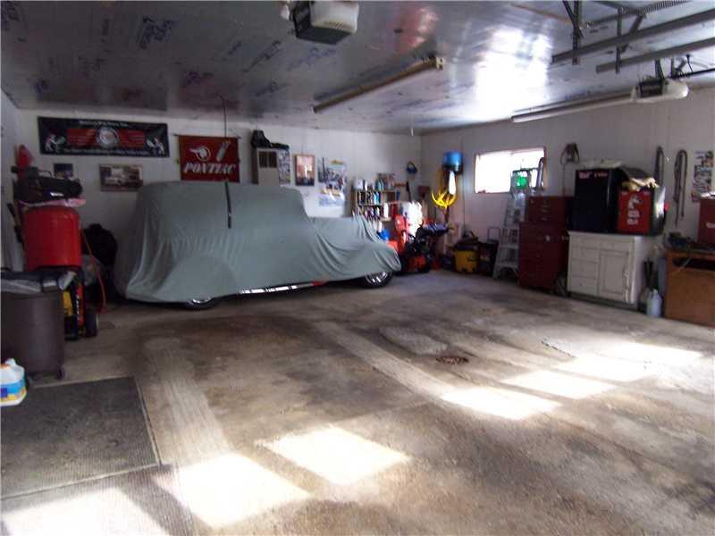 172 Mechanic Falls Road Poland, ME 04274 - Photo 23 of 33 Parking Lot/Garage.