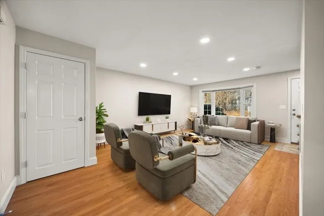 $459,900 | 32 Village Street, Unit 32, Easton, MA 02375