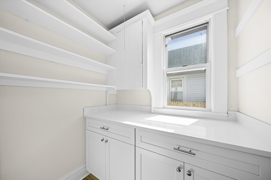 105 Wilber Street Springfield, MA 01104 - Photo 14 of 42