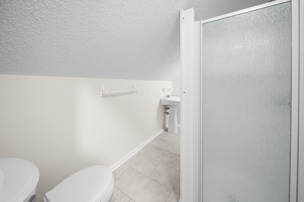 105 Wilber Street Springfield, MA 01104 - Photo 31 of 42