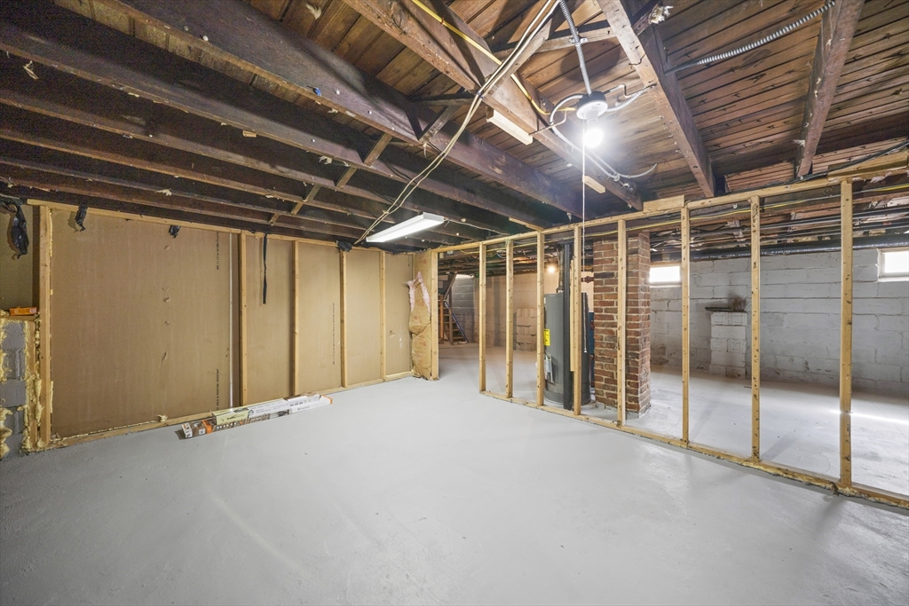 105 Wilber Street Springfield, MA 01104 - Photo 38 of 42