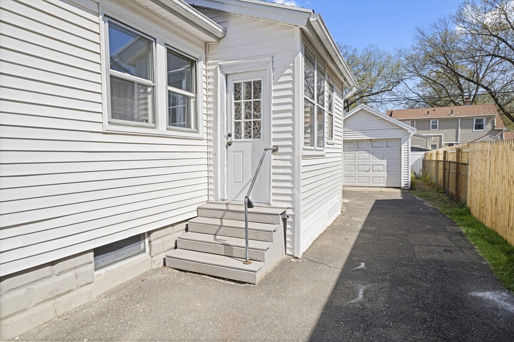 105 Wilber Street Springfield, MA 01104 - Photo 5 of 42