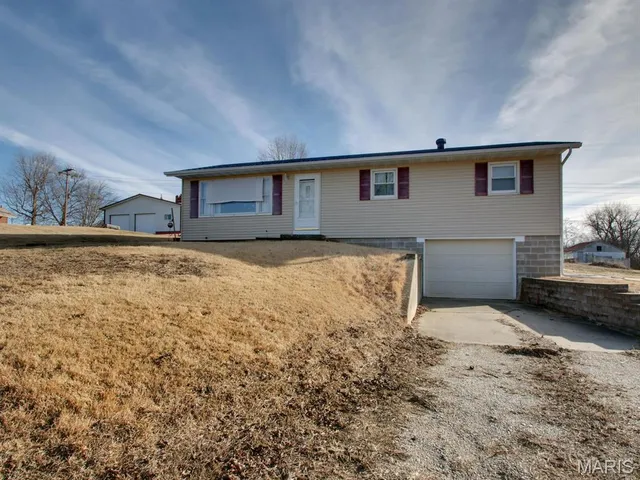 $159,900 | 402 South 8th Street, La Grange, MO 63448