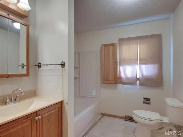 $159,900 | 402 South 8th Street, La Grange, MO 63448