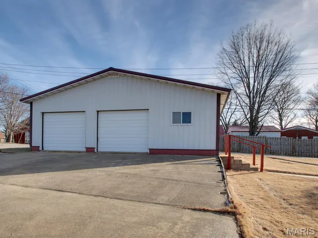 $159,900 | 402 South 8th Street, La Grange, MO 63448