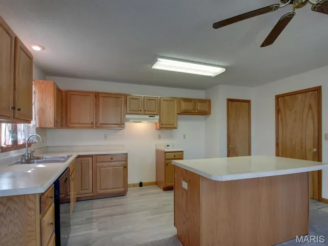 $159,900 | 402 South 8th Street, La Grange, MO 63448