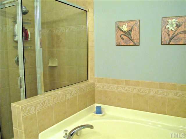 5915 Chivalry Court Raleigh, NC 27612 - Photo 11 of 15 Gallery Image 11