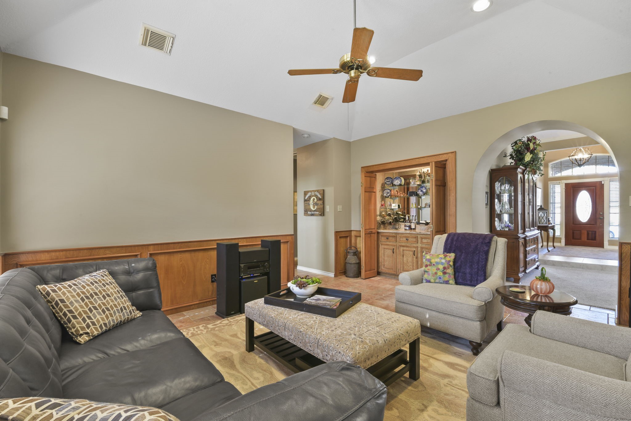 5827 Ashmere Lane Spring, TX 77379 - Photo 19 of 50 a living room with furniture and a couch