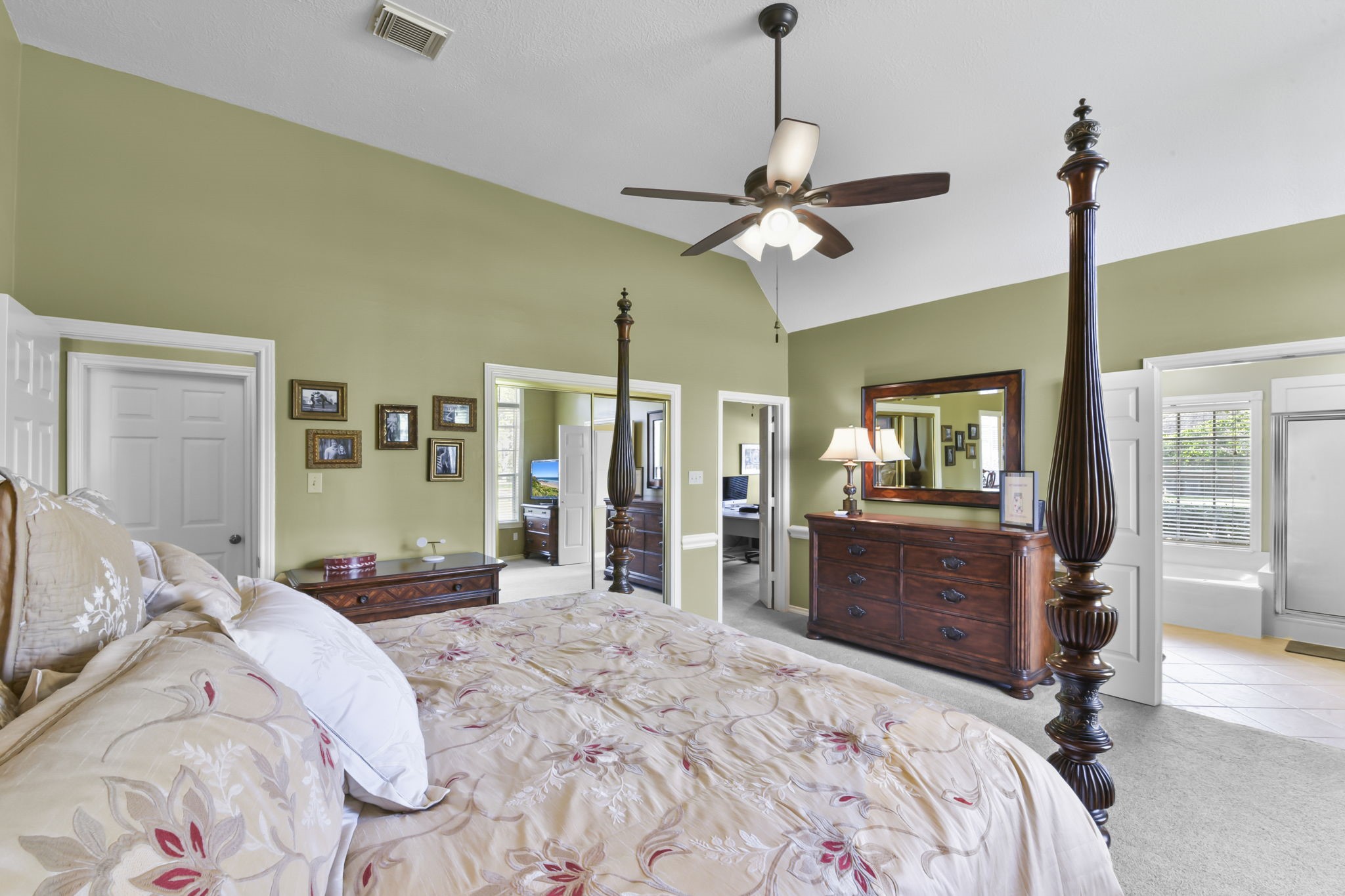 5827 Ashmere Lane Spring, TX 77379 - Photo 32 of 50 a bed room with a bed and dresser