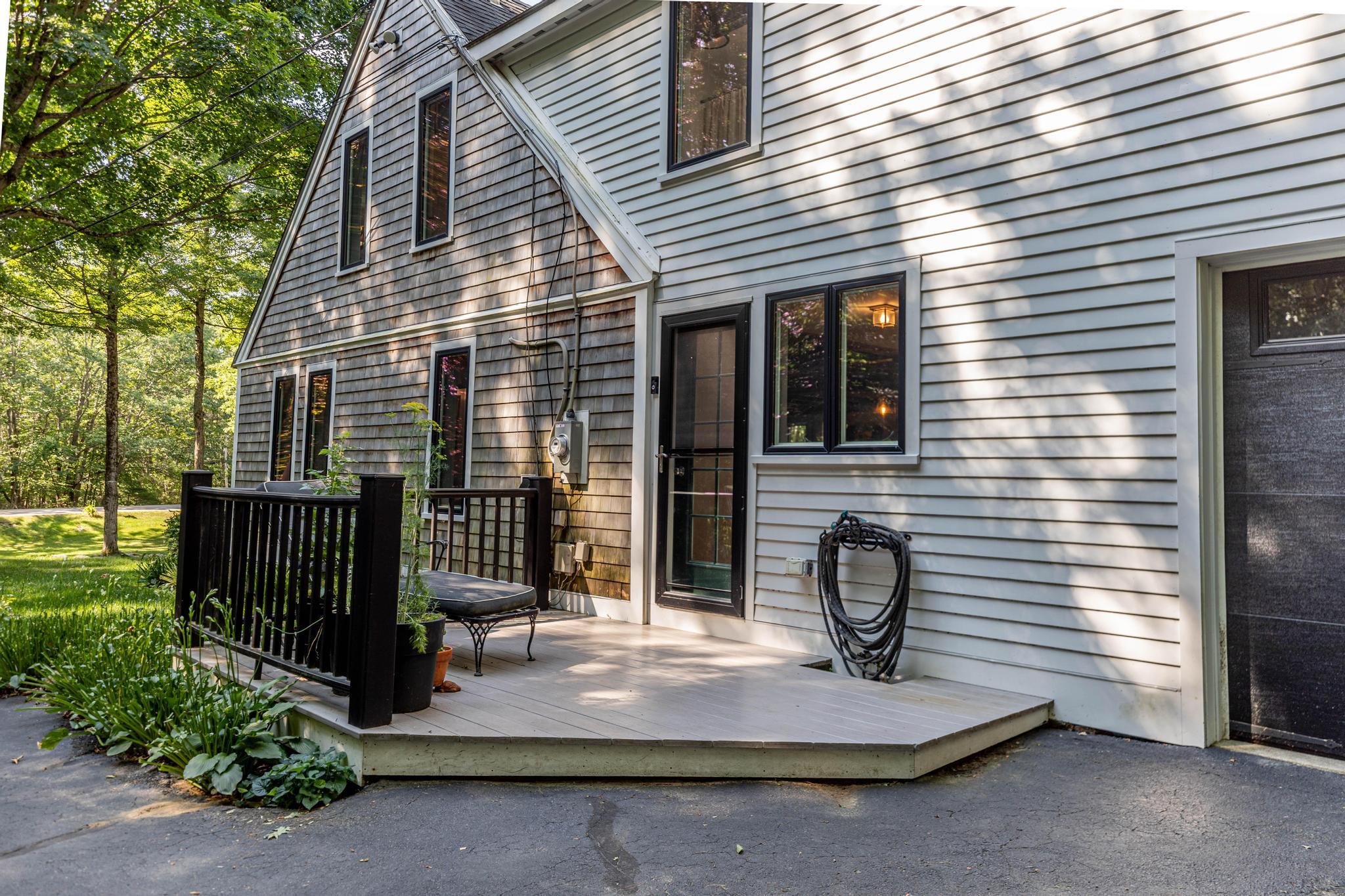 180 Clay Hill Road York, ME 03902 - Photo 5 of 39 Entry off the Drive