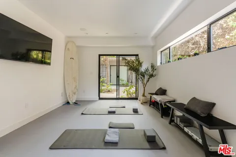 $2,150,000 | 2416 Penmar Avenue, Venice, CA 90291