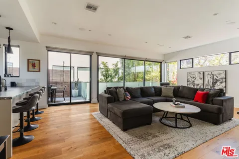 $2,150,000 | 2416 Penmar Avenue, Venice, CA 90291