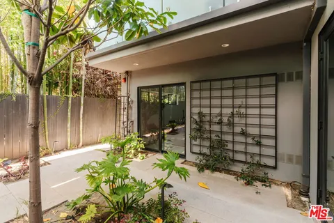 $2,150,000 | 2416 Penmar Avenue, Venice, CA 90291