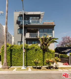 $2,150,000 | 2416 Penmar Avenue, Venice, CA 90291