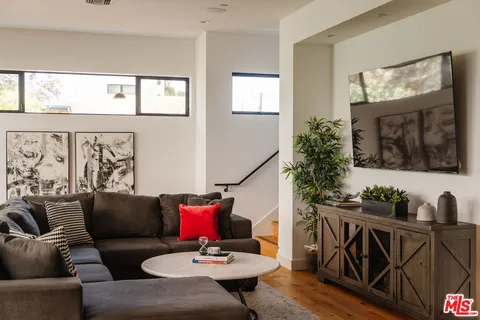 $2,150,000 | 2416 Penmar Avenue, Venice, CA 90291