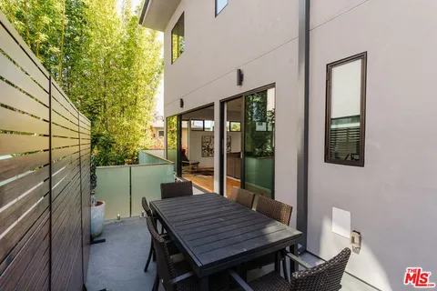 $2,150,000 | 2416 Penmar Avenue, Venice, CA 90291