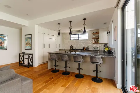$2,150,000 | 2416 Penmar Avenue, Venice, CA 90291