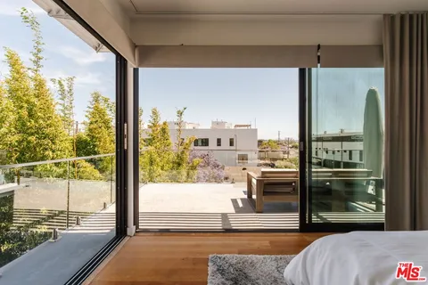 $2,150,000 | 2416 Penmar Avenue, Venice, CA 90291