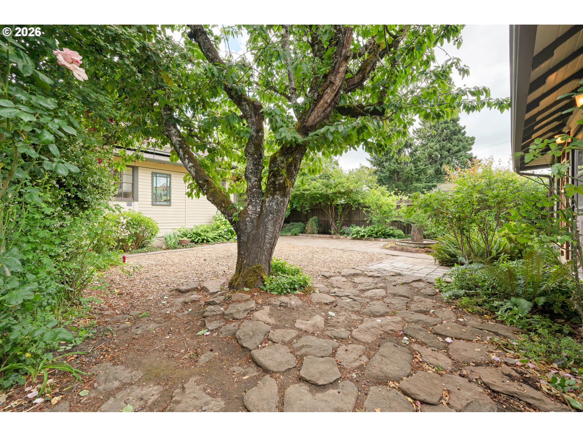 952 C Street Springfield, OR 97477 - Photo 40 of 48