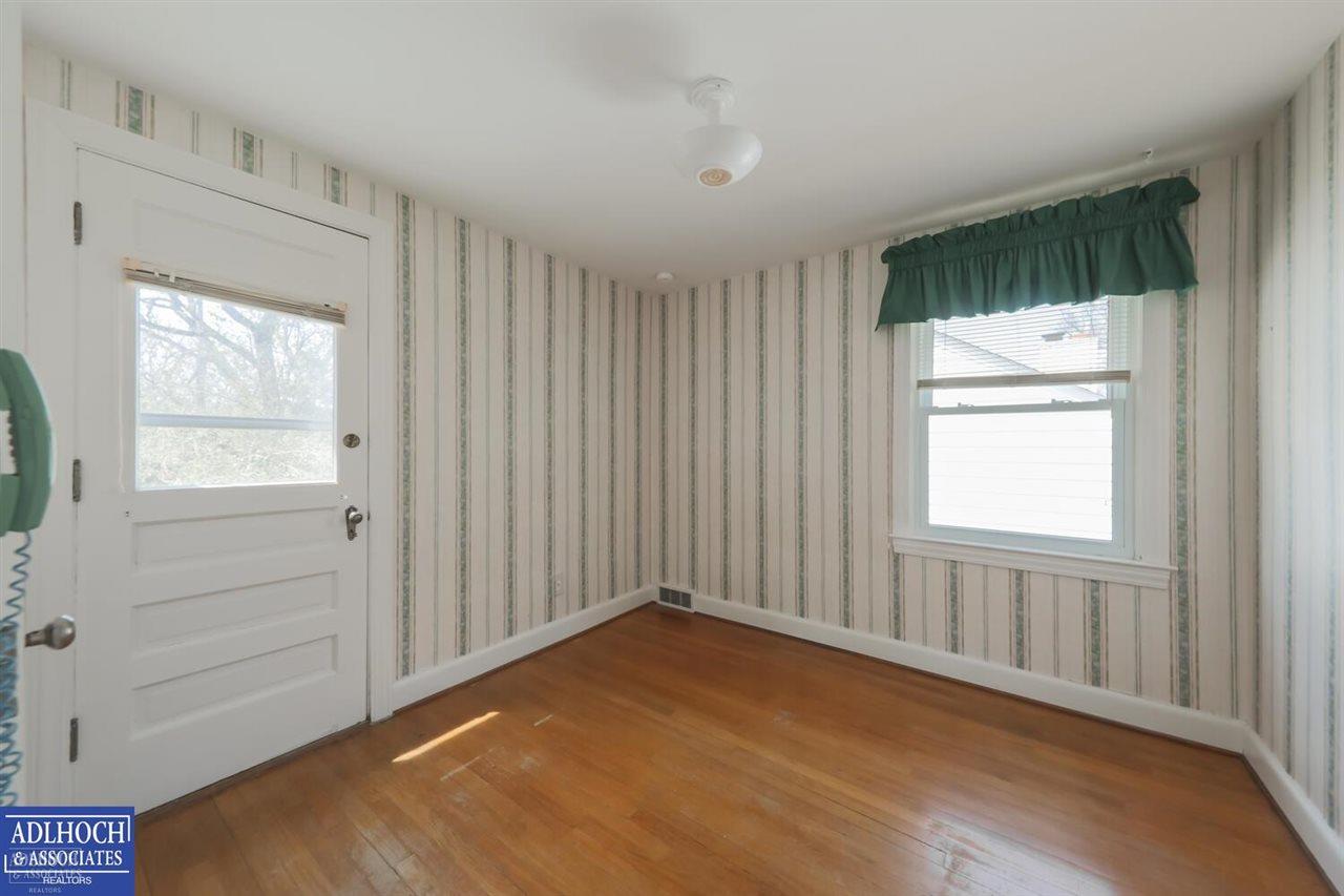 1395 Hampton Road Grosse Pointe Woods, MI 48236 - Photo 21 of 29