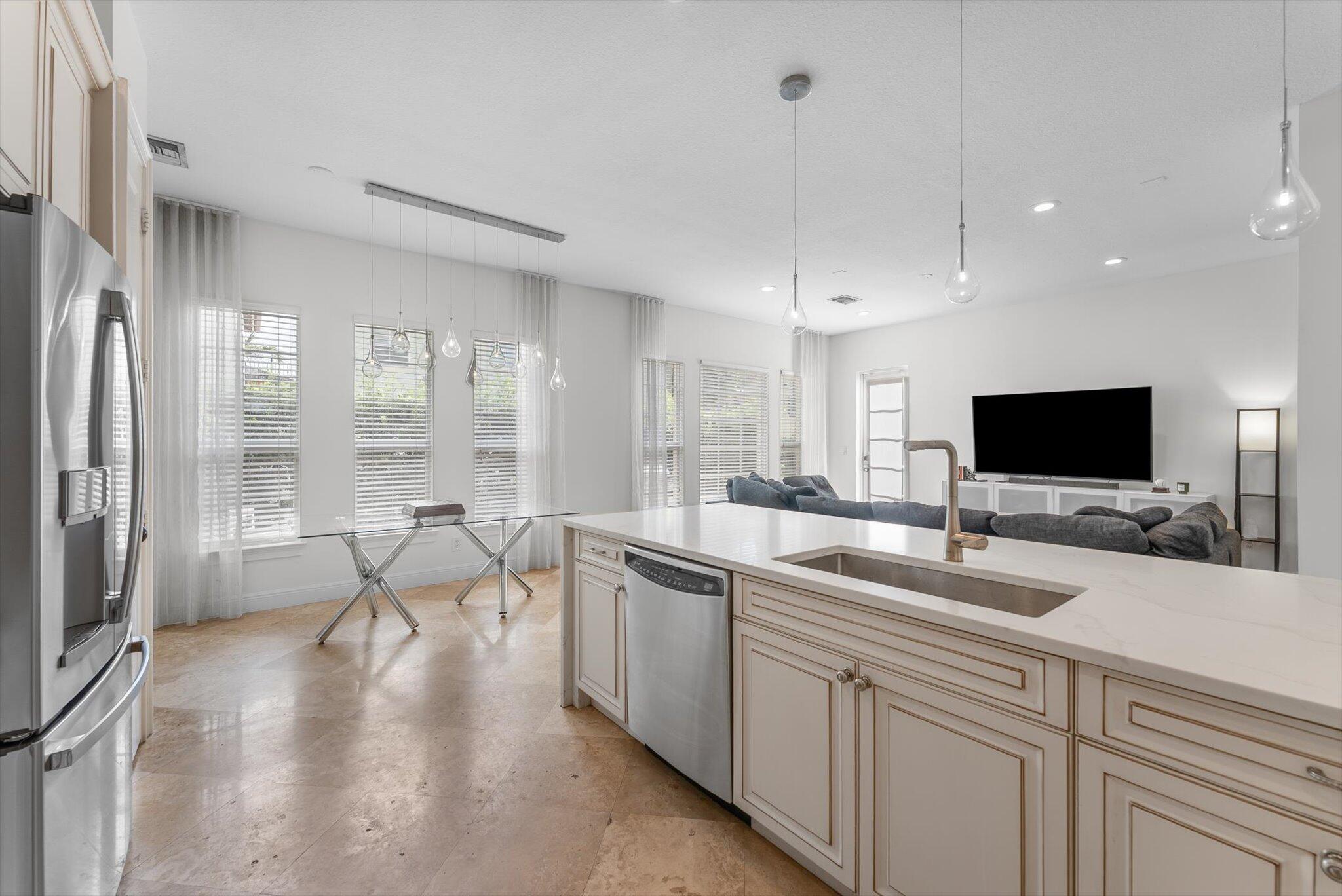 106 Via Floresta Drive Boca Raton, FL 33487 - Photo 16 of 43 19-19