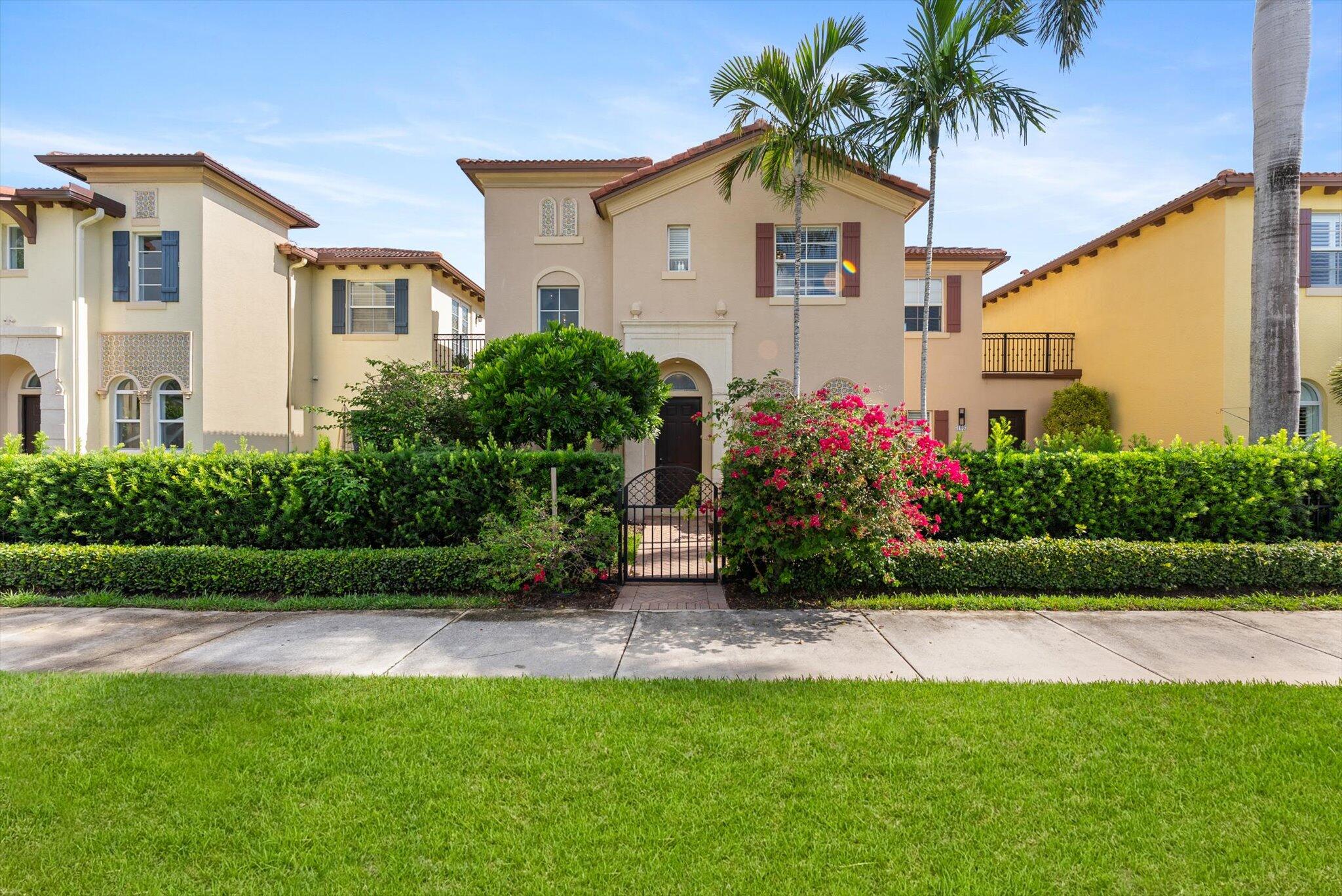 106 Via Floresta Drive Boca Raton, FL 33487 - Photo 2 of 43 01-1