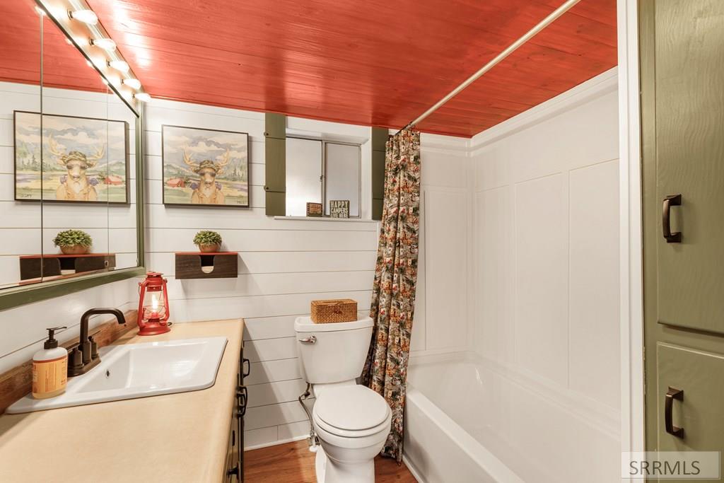 3200 Rawson Street Ammon, ID 83406 - Photo 28 of 39 Bathroom