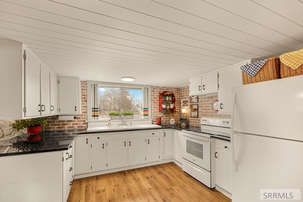 3200 Rawson Street Ammon, ID 83406 - Photo 7 of 39 Kitchen