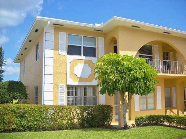 $2,050 | 13757 Flora Place, Unit A, Delray Beach, FL 33484