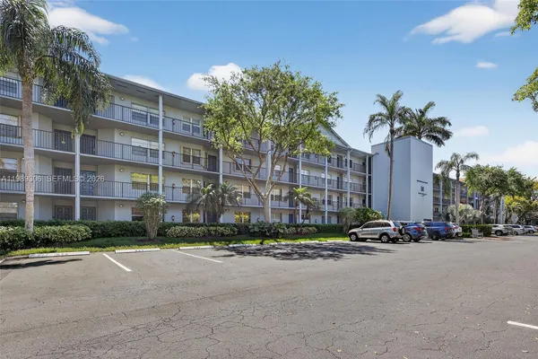 $2,350 | 12500 Southwest 5th Court, Unit 305M, Pembroke Pines, FL 33027