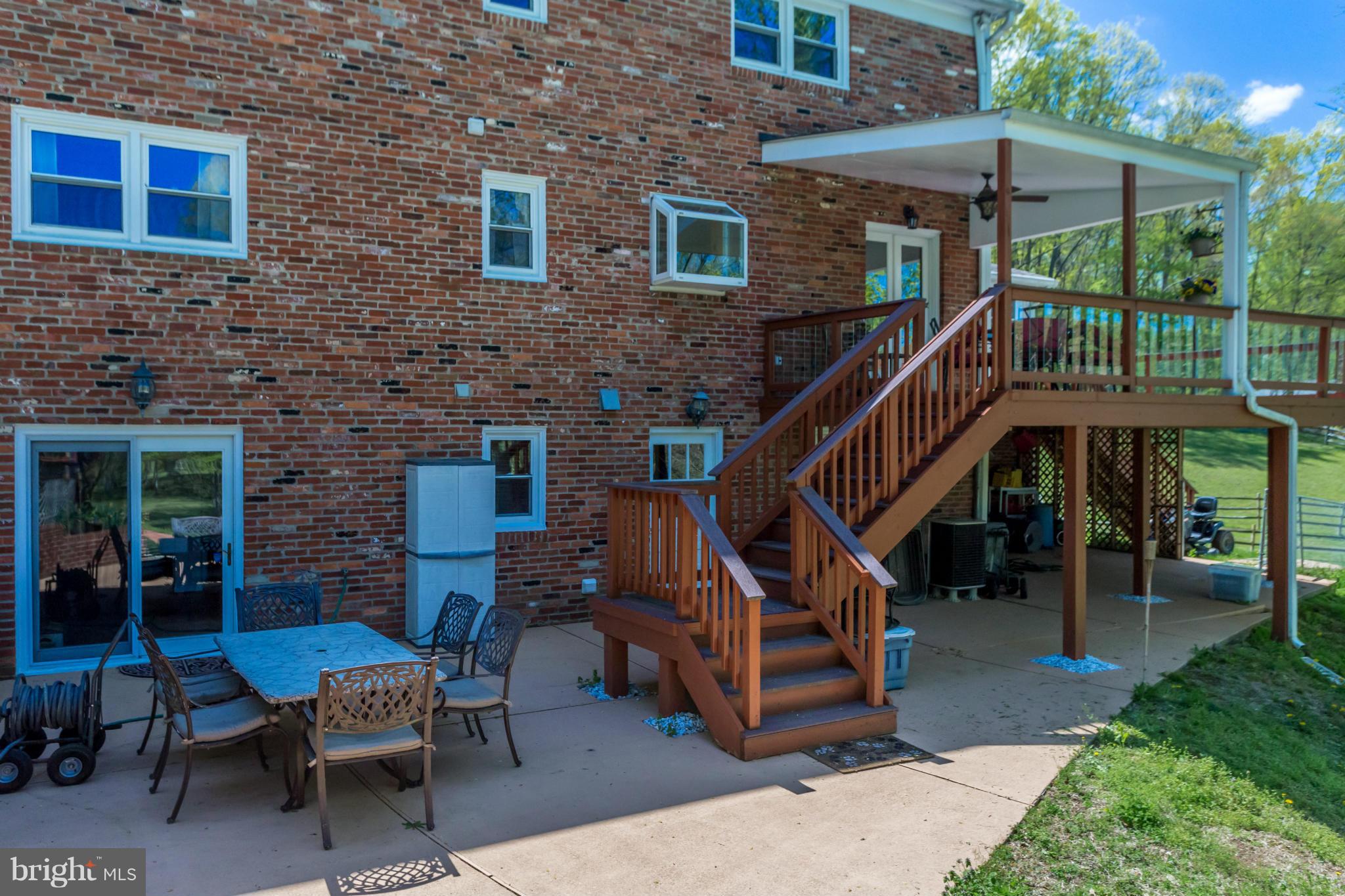 2709 Colt Run Road Oakton, VA 22124 - Photo 23 of 30 Exterior (Rear)