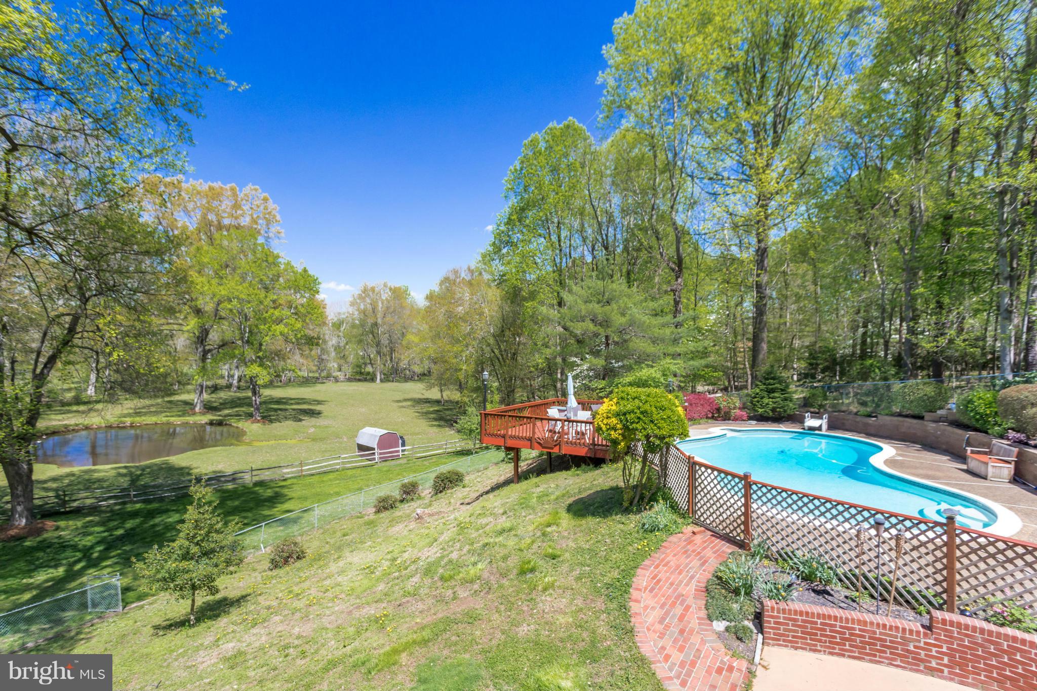 2709 Colt Run Road Oakton, VA 22124 - Photo 27 of 30 Exterior (Rear)