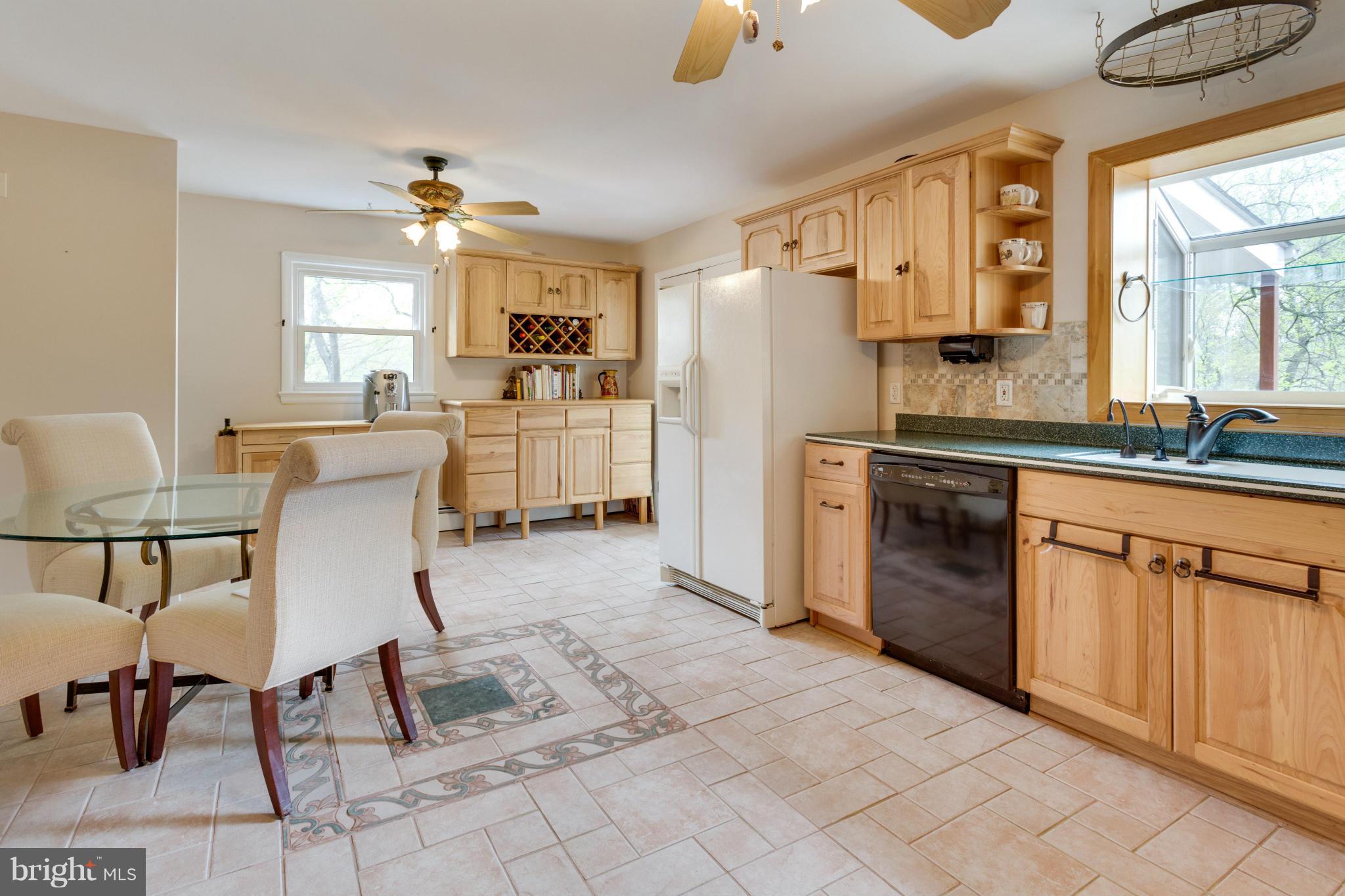 2709 Colt Run Road Oakton, VA 22124 - Photo 4 of 30 Kitchen