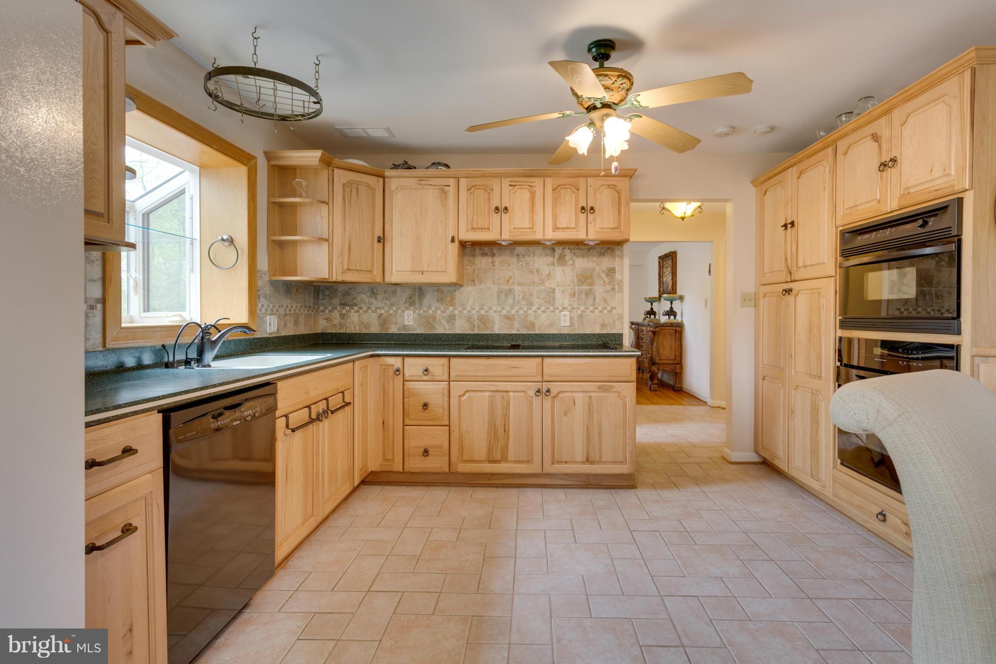 2709 Colt Run Road Oakton, VA 22124 - Photo 5 of 30 Kitchen