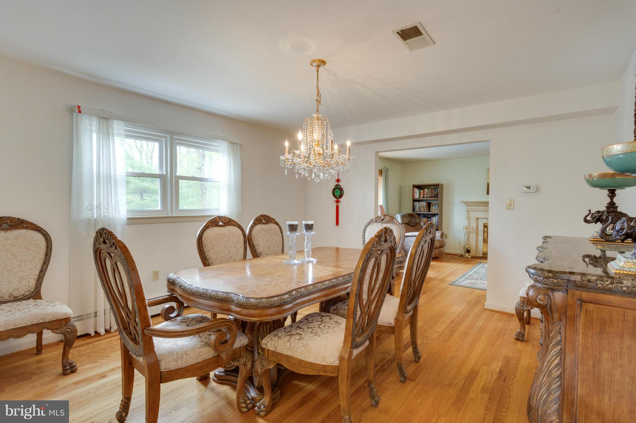 2709 Colt Run Road Oakton, VA 22124 - Photo 6 of 30 Dining Room