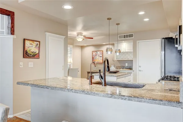 $2,750 | 7808 Bluewater Drive, Las Vegas, NV 89128