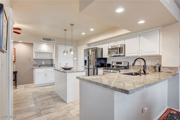 $2,750 | 7808 Bluewater Drive, Las Vegas, NV 89128