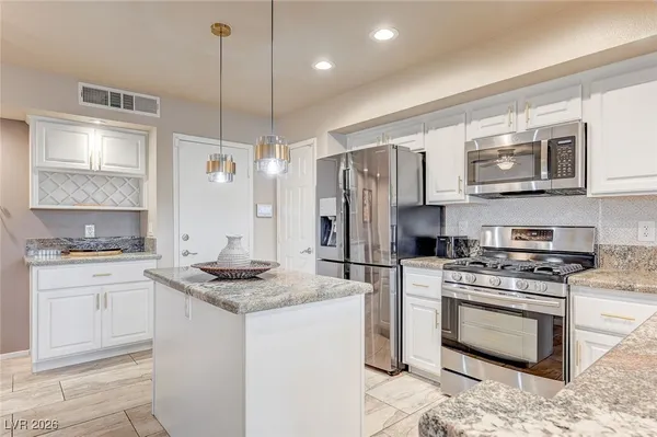 $2,750 | 7808 Bluewater Drive, Las Vegas, NV 89128