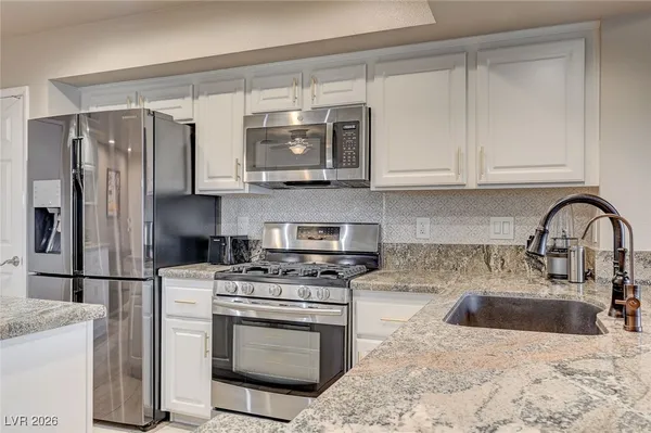 $2,750 | 7808 Bluewater Drive, Las Vegas, NV 89128