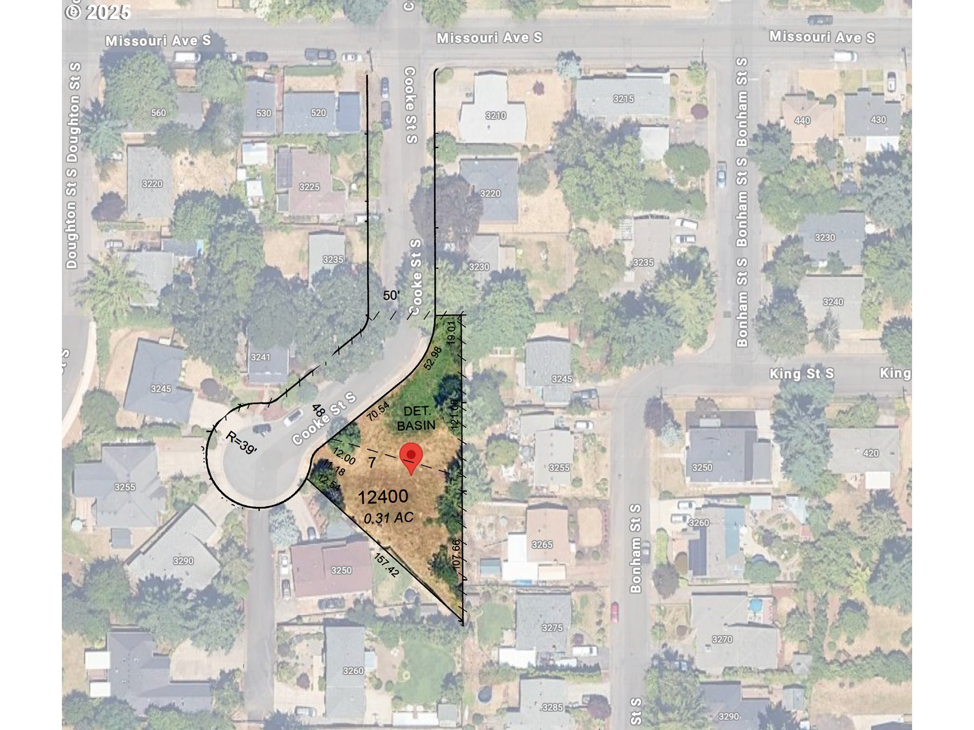 3240 Cooke Street South Salem, OR 97302 - Photo 9 of 9 a bathroom with a glass shower door and mirror