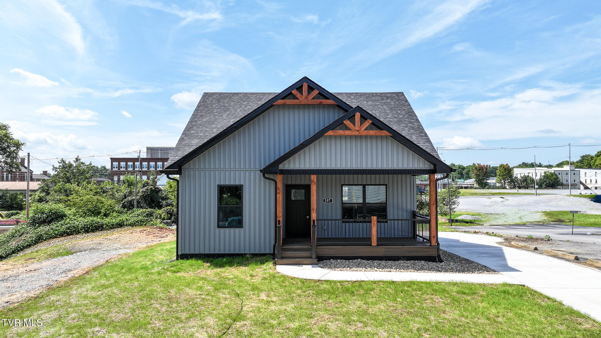 207 Hall Street Greeneville, TN 37745 - Photo 10 of 54 DJI_20260814181113_0159_D-Edit