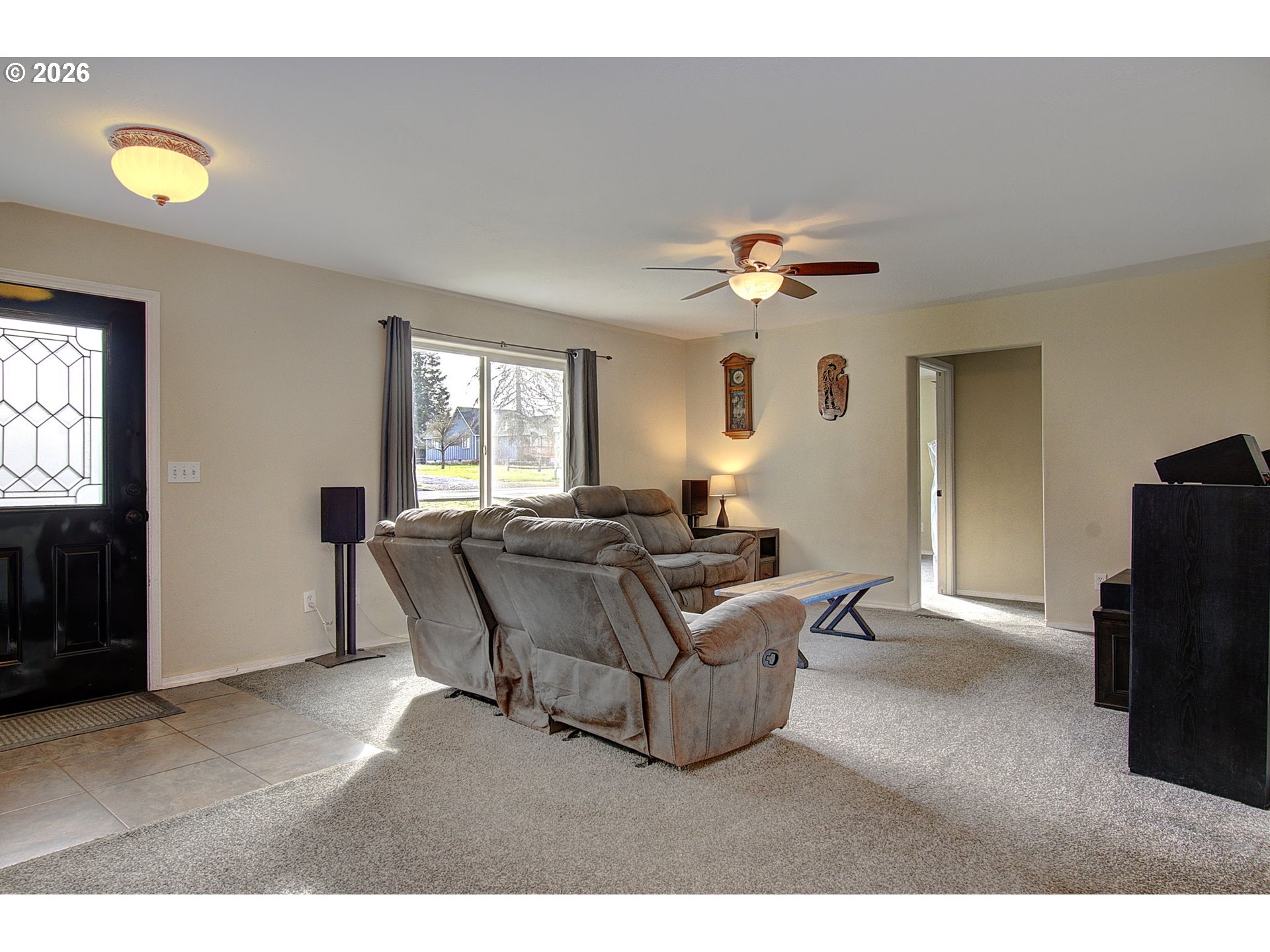 291 Metzger Road Carson, WA 98610 - Photo 7 of 41 Living Room