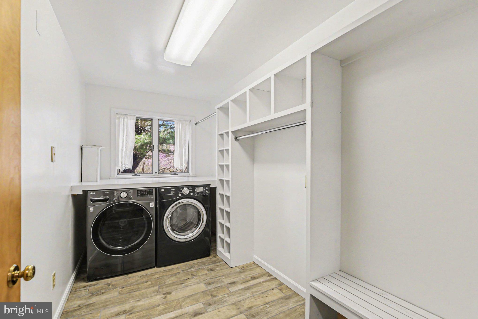 13800 Cripplegate Road Phoenix, MD 21131 - Photo 39 of 47 a utility room with dryer and washer